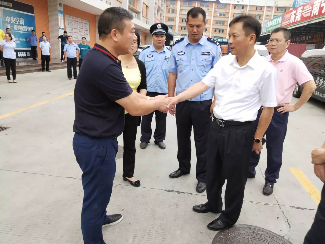 東莞市副市長(zhǎng)郭向陽(yáng)蒞臨百茂物流城調(diào)研指導(dǎo)