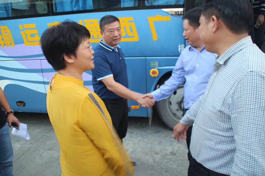 貴港市交通運(yùn)輸局領(lǐng)導(dǎo)一行蒞臨百茂參觀(guān)指導(dǎo)