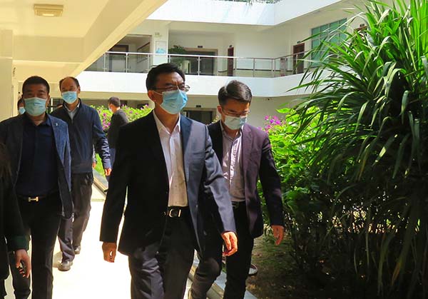 銅仁市委副書(shū)記、市長(zhǎng)陳少榮率團(tuán)赴百茂物流城召開(kāi)銅仁市·珠三角區(qū)域網(wǎng)絡(luò)貨運(yùn)招商對(duì)接會(huì)